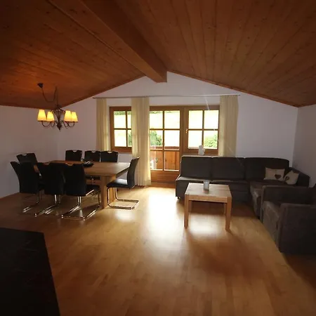 Alpenappartement شقة *