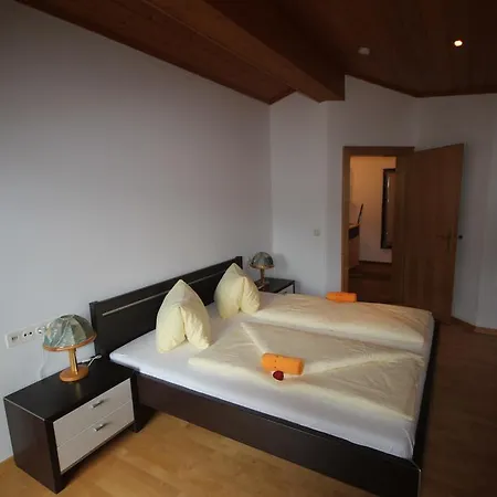 Alpenappartement * كابرون